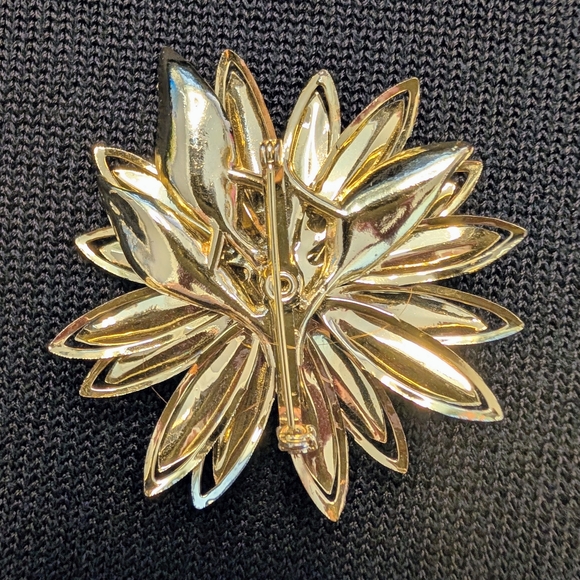 VTG Gold-Tone Black Gold Floral Chrysanthemum Aurora Borealis Rhinestone Brooch - Picture 4 of 6